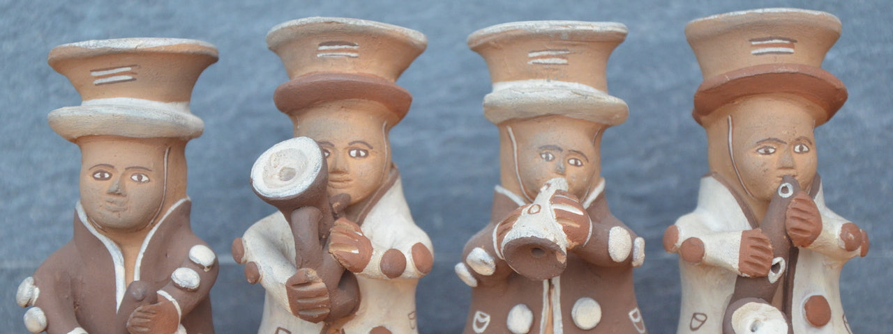 Peruvian decorative musicians figurines