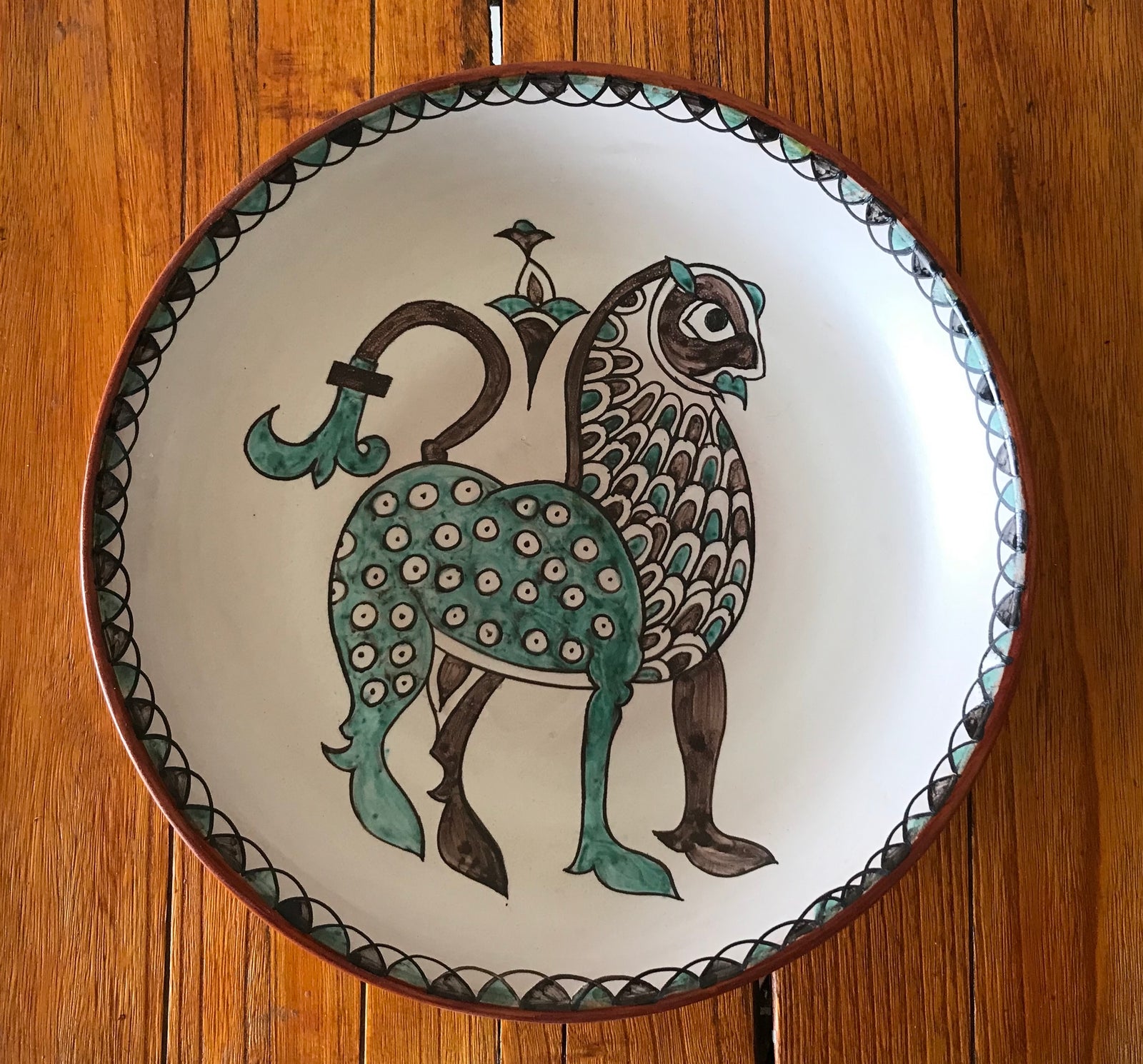 Ataifor (plate) of Lion with double Lotus flower. Caliphal ceramics from Córdoba, Spain