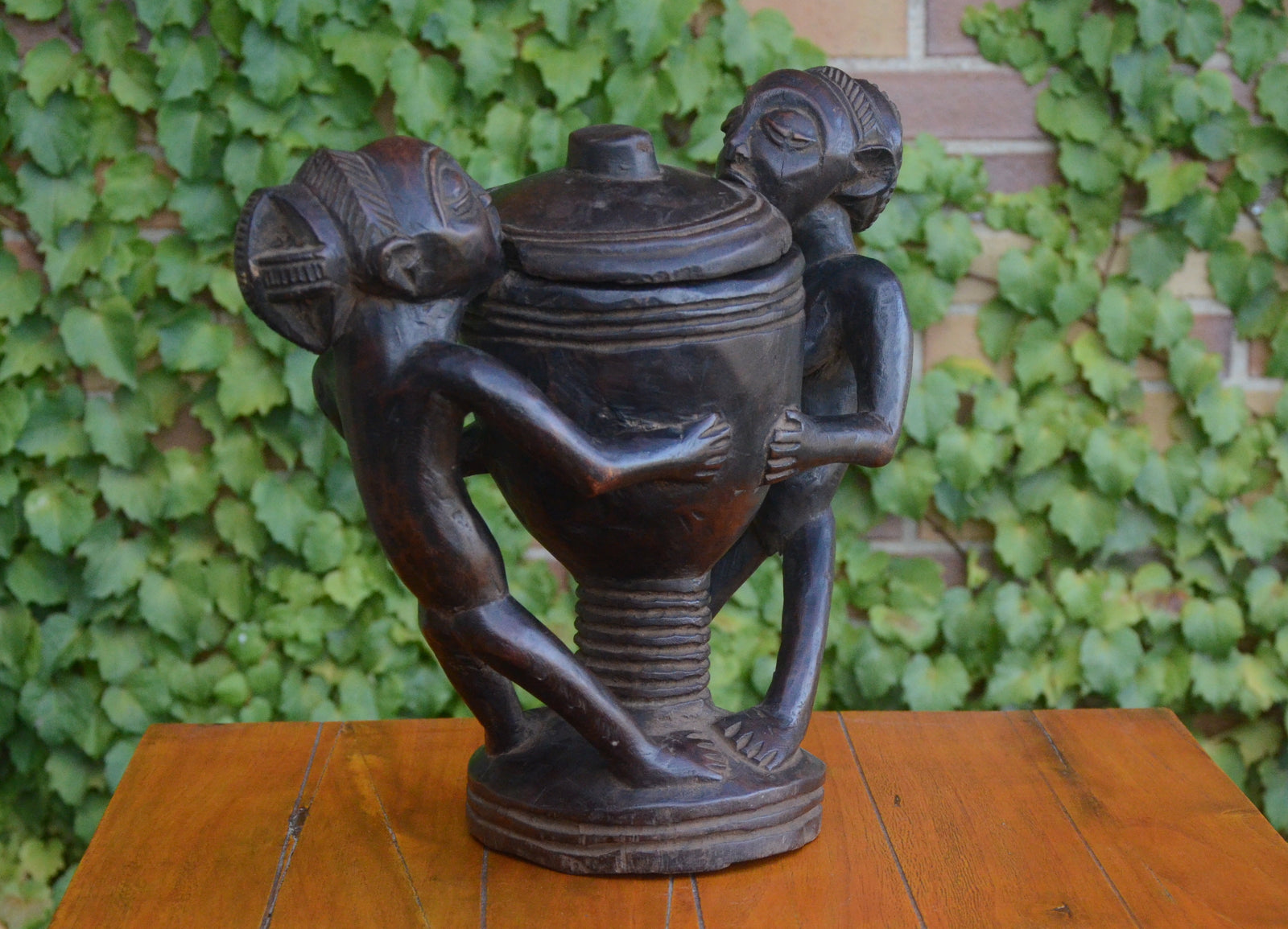 Luba Reliquary with a couple standing