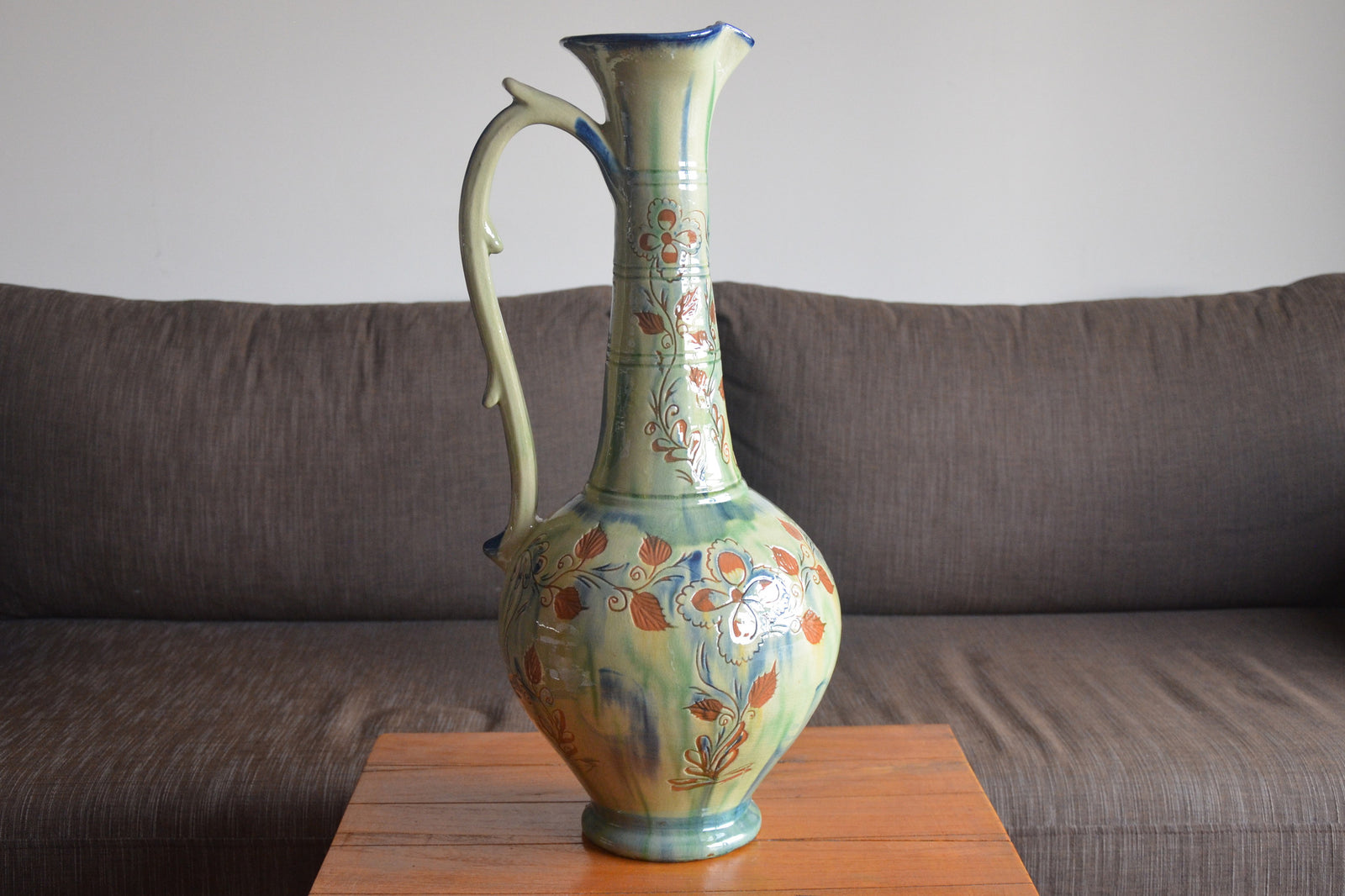 Lagrimero (pitcher) from Úbeda, Spain